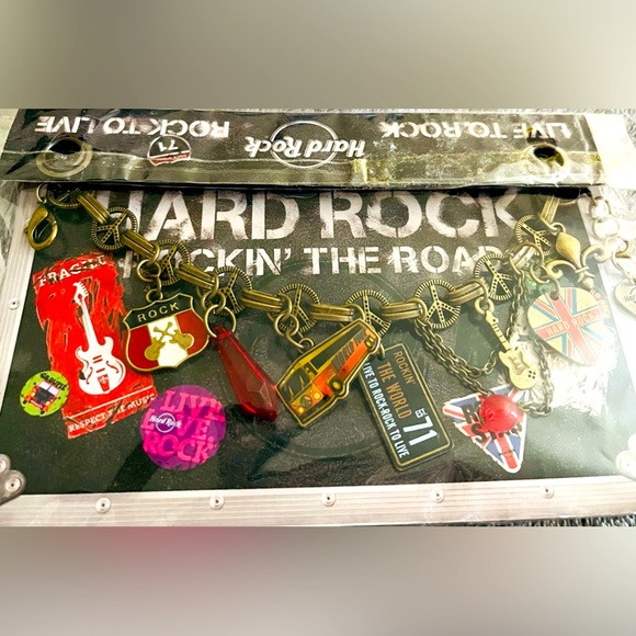 Hard Rock Cafe Jewelry - NWT collectible Hard Rock London charm bracelet. So cute 🇬🇧🇬🇧🇬🇧